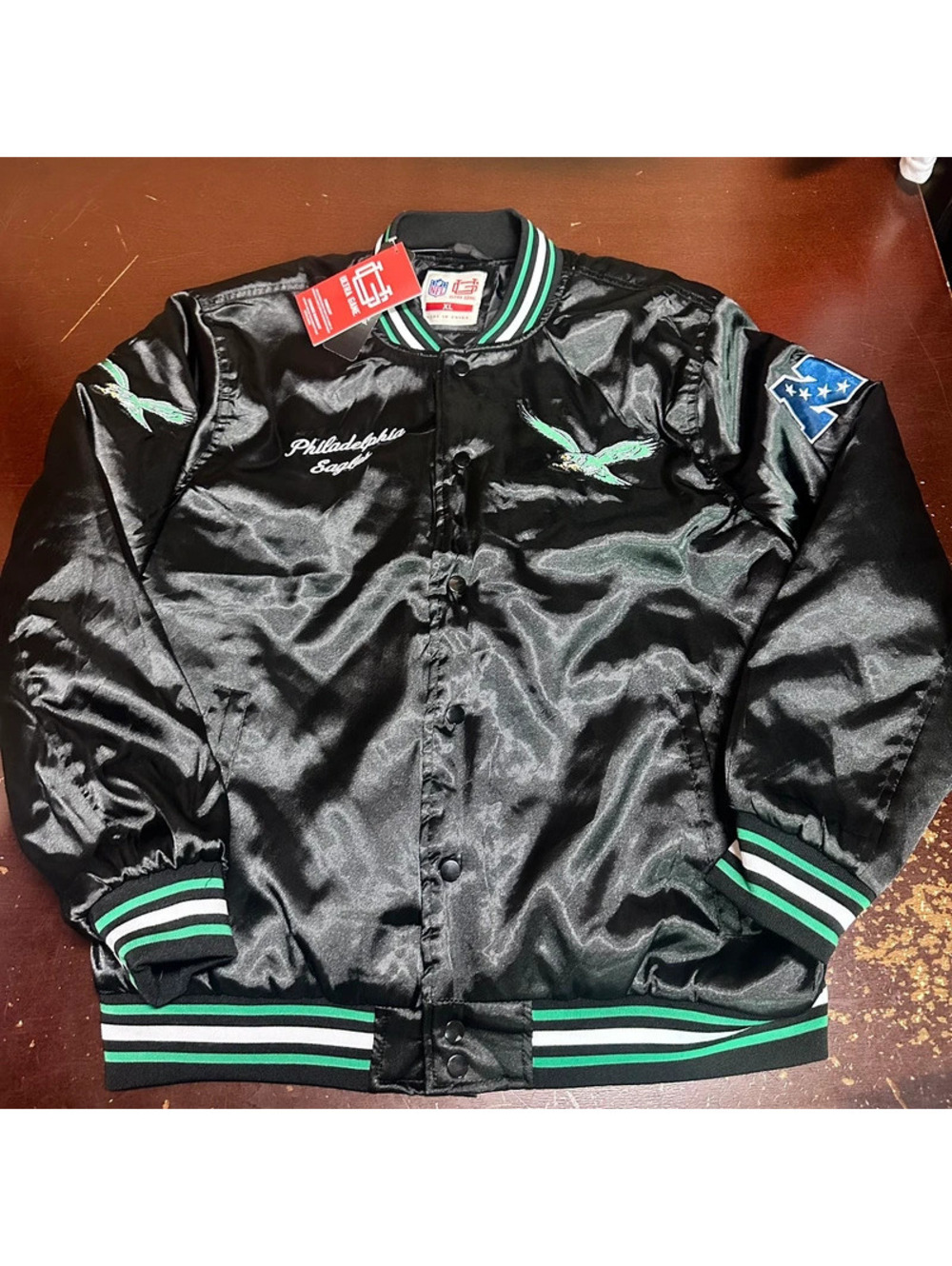 Philadelphia Eagles Black, green NFL men’s satin jacket, L or XL